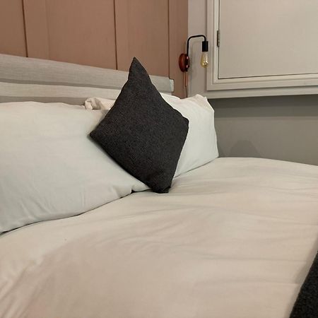 ستامفورد El Camino Suites الغرفة الصورة